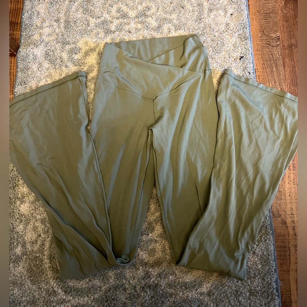 Aerie Offline Flared Green Leggings